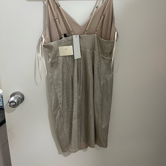 Aakaa glits and glam dress - Picture 3 of 9